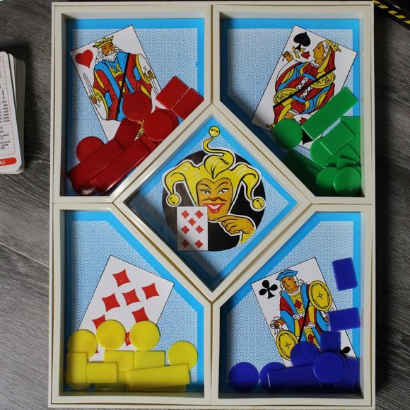 Jen Du Nain Jaune Yellow Dwarf Traditional French Card Board Game - Picture 5 of 7